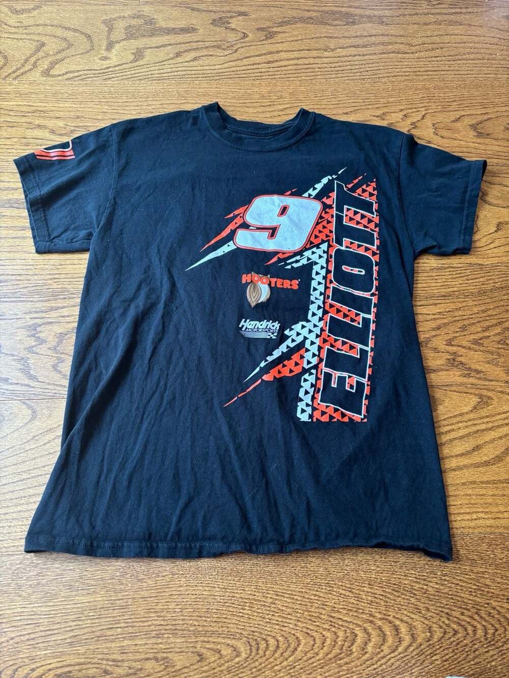 Hendrick Motorsports Chase Elliott #9 Hooters NASCAR Graphic T-Shirt